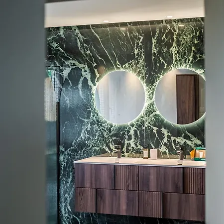 Sur Le Toit, Duplex, 5 Pieces 160m2, Piscine Villeneuve-Loubet